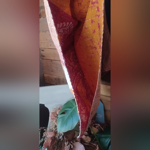 Upcycled Queen Graphic Poncho Top - Picture 9 of 10